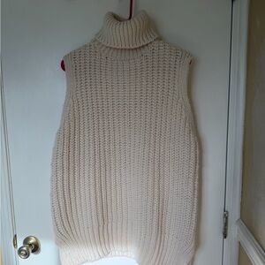H&M Cream Sleeveless Turtleneck Sweater